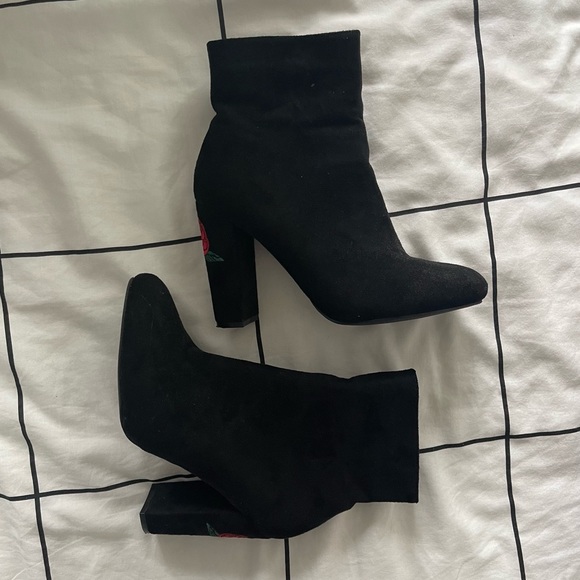Rose Embroidered Black Booties - Picture 2 of 6